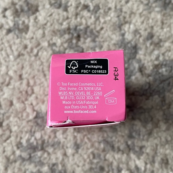 Too Faced Kissing Jelly Lip Oil Gloss Sweet Cotton Candy - Picture 2 of 8